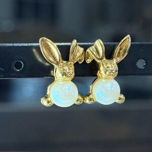 Vintage Avon Gold Pearl Bunny Earrings